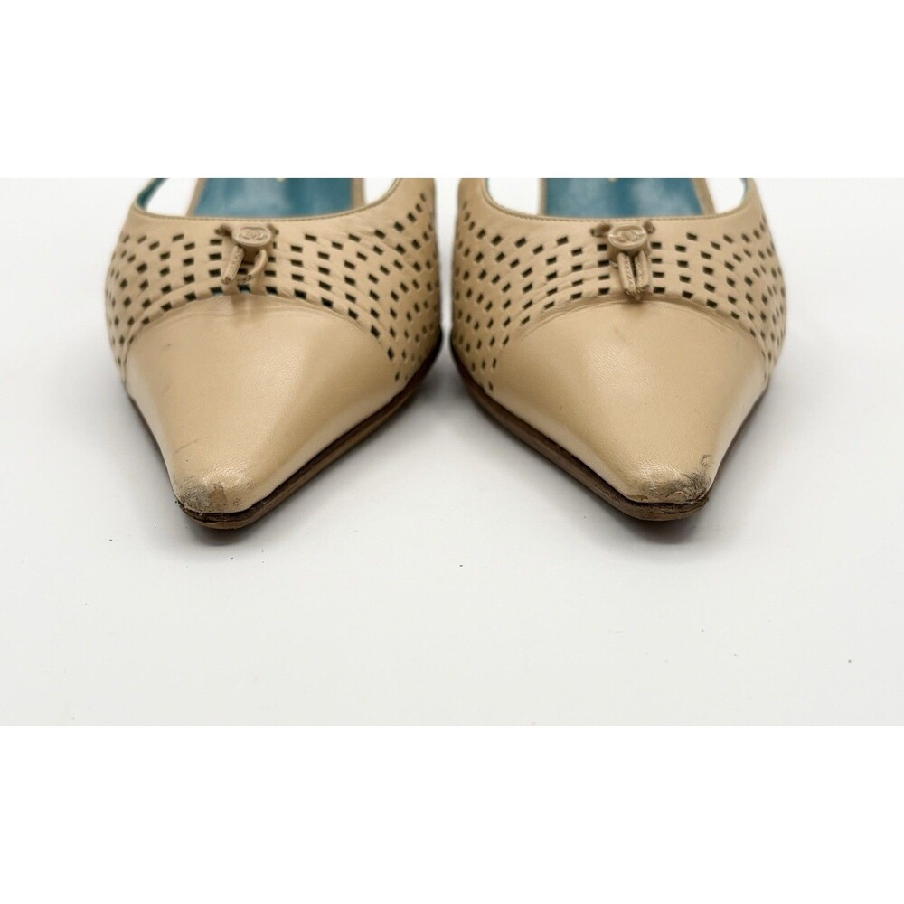 Chanel Beige Leather Perforated Slingback Heels w/ CC Charm Accent EU 35.5 - Picture 6 of 14